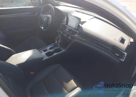 2018 Honda Accord Sport z USA, uszkodzony, nr VIN 1HGCV1F3XJA207823